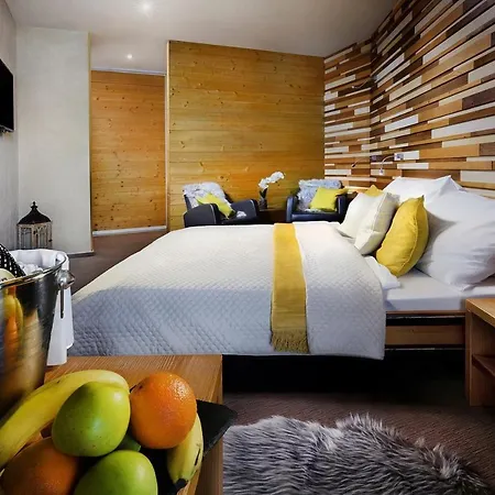 Szálloda Noc Na Chopku, Rotunda Deménvölgy