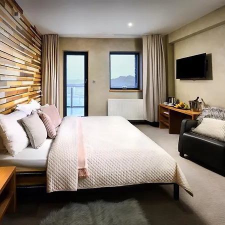 Noc Na Chopku, Rotunda