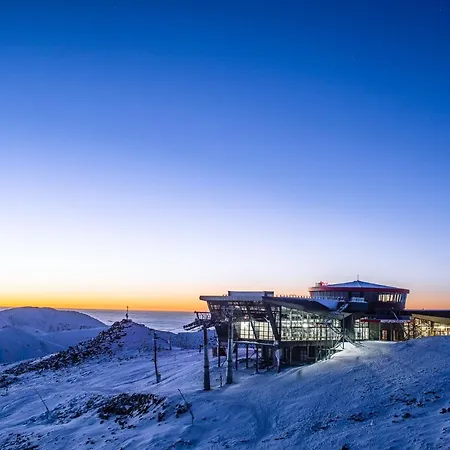 Noc Na Chopku, Rotunda Szálloda 4*