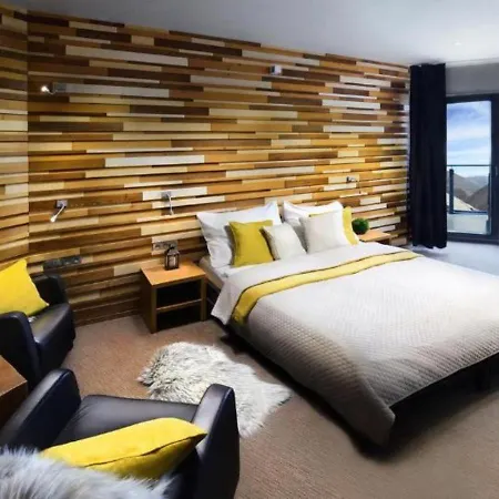 Noc Na Chopku, Rotunda