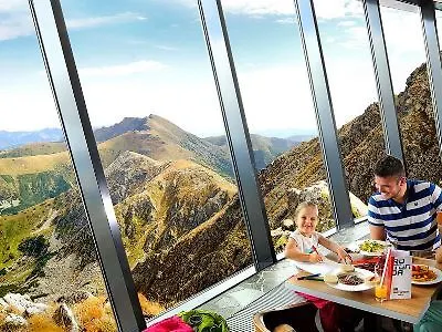 Noc Na Chopku, Rotunda