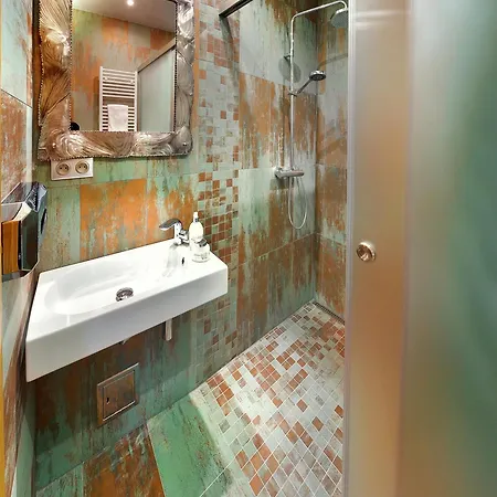 Noc Na Chopku, Rotunda