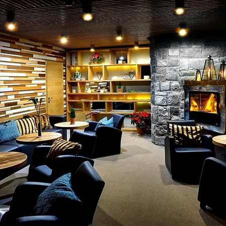 Noc Na Chopku, Rotunda 4* Deménvölgy