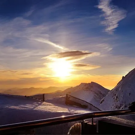 Noc Na Chopku, Rotunda